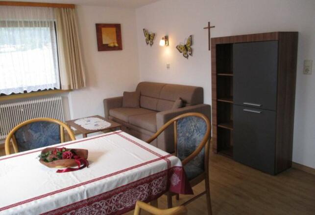 Wohnküche mit Ausziehcouch FeWo1