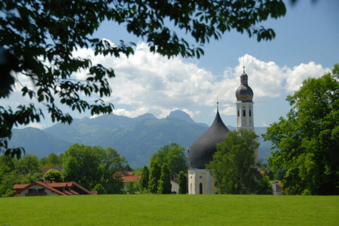 Kirche Johann Baptist/Heilig Kreuz am Wasen