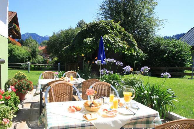 Frühstück im Garten