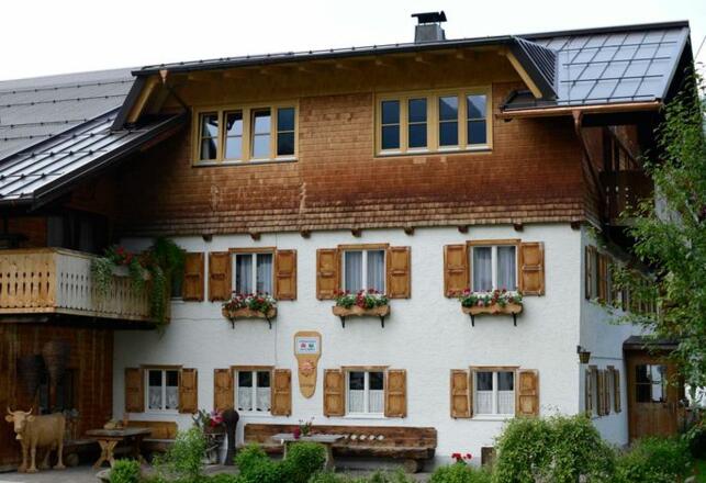 Aussenansicht im Sommer