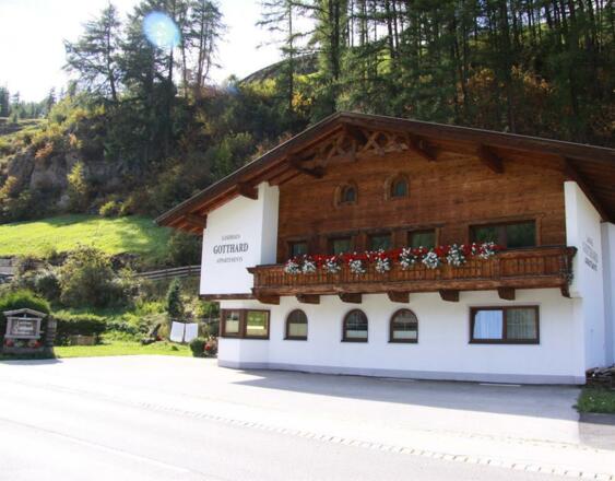 Hausansicht Landhaus Gotthard