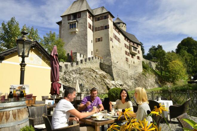 Gut Matzen Terrasse Mittagessen