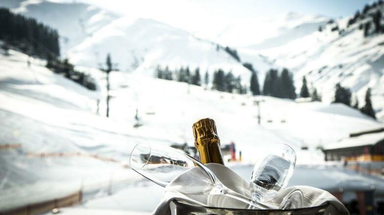 Blick auf das Skigebiet vom Zimmer