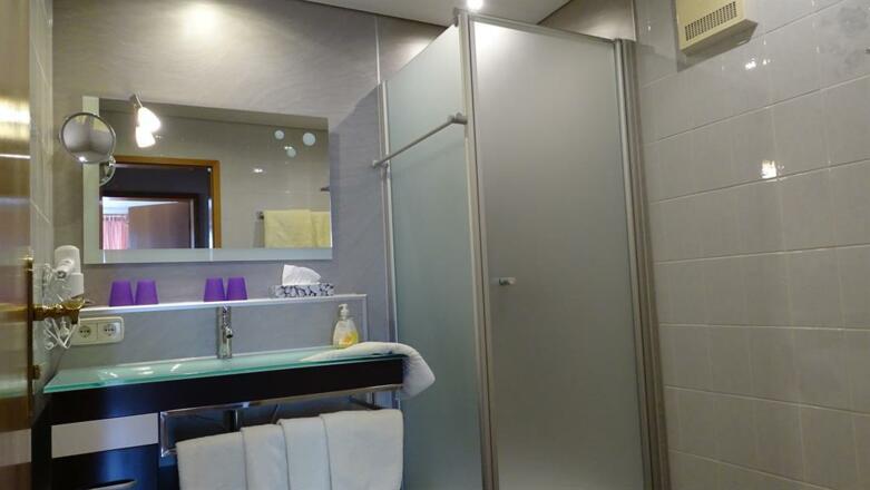 Bad Wohnung Nymphenburg