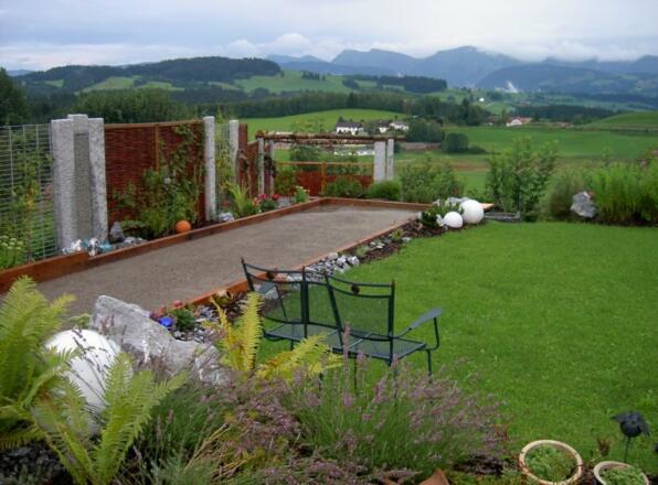 Boolbahn mit Gäste-Grillplatz