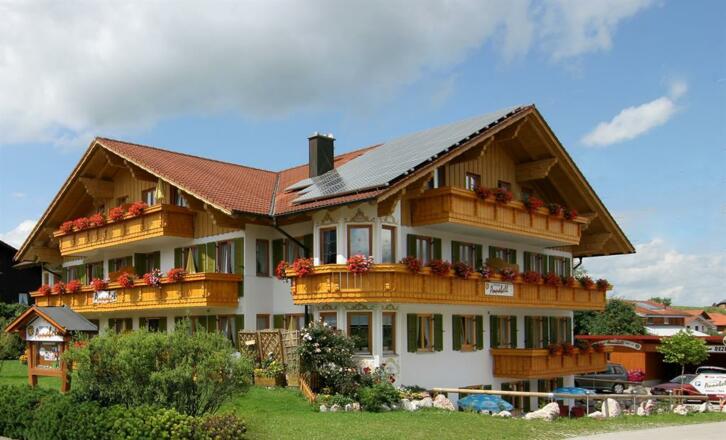 Unser Haus im Sommer