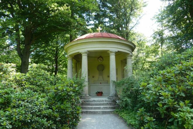 Mausoleum in der Parkanlage auf dem Schwanberg