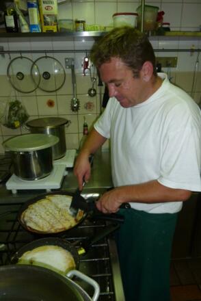 Tobias macht den besten Kaiserschmarrn Tirols - Tobias fa il migliore Kaiserschmarrn del Tirolo