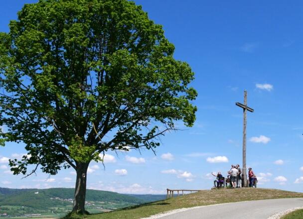 Gipfelkreuz mit Blick nach Kirchehrenbach