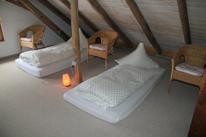 Matrazenlager unterm Dach