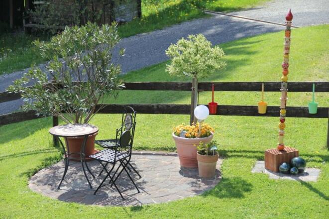 gemütlicher &quot;Hock&quot; im Garten