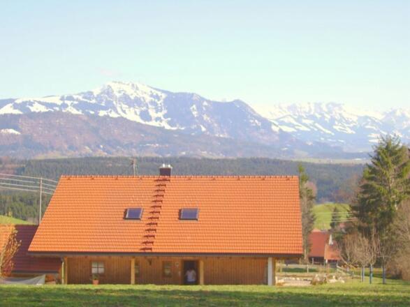 Vorne vom Südbalkon sehen Sie diese Berge