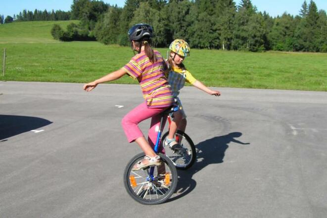 Schon mal Einrad gefahren?