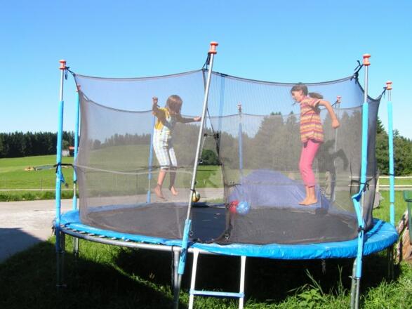 Ein riesen Spaß - Trampolin hüpfen