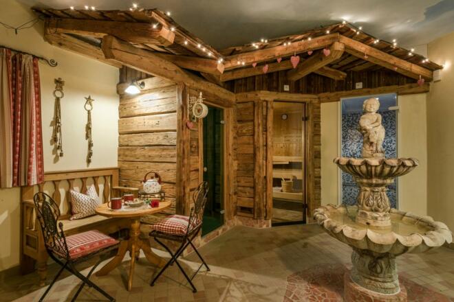 Wellness-Alm mit finnischer Sauna, Dampfbad, Infrarotkabine, Tretbecken, Liegeräume