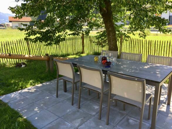 Gemütliche Sitzecke im Garten