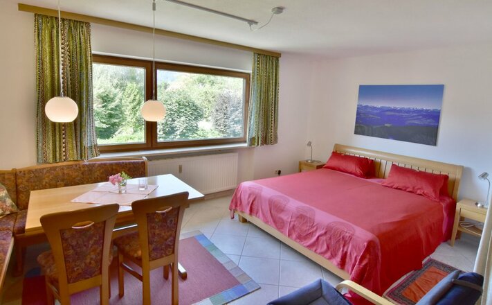 &quot;Säntis&quot;, Essen und Wohnen