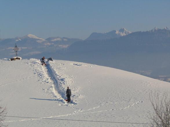 Blick auf unseren Schlittenhügel von der Fewo Grünten aus