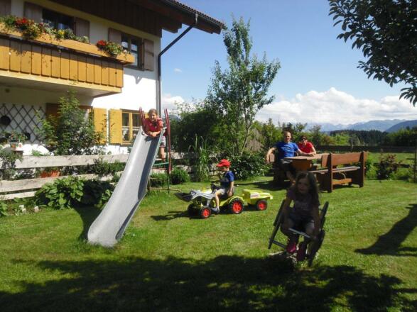 Spielplatz am Haus