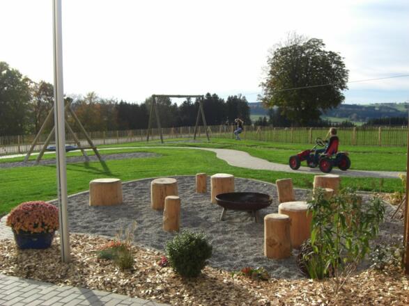 Unsere Grillstelle, Spielplatz...