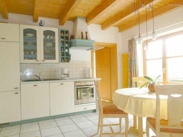 Fewo Stoffelberg: Wohnküche mit E-Herd, Backofen, Spülmaschine, Mikrowelle, Kaffeemaschine usw.