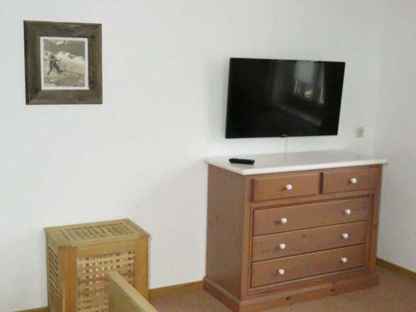Fernseher im Wohn-/Schlafzimmer
