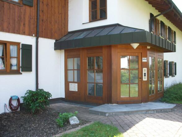 Herzlich Willkommen_bitte 1. Etage