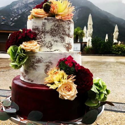 Hochzeitstorte rot