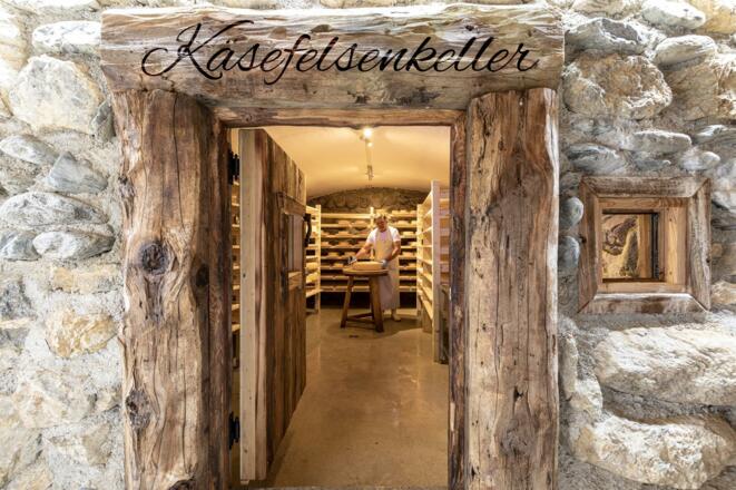Alm-Ausschank zur Käsesennerin, Käsefelsenkeller