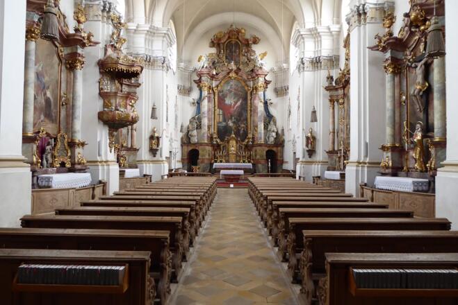 Das Kirchenschiff der Heilig-Geist-Kirche