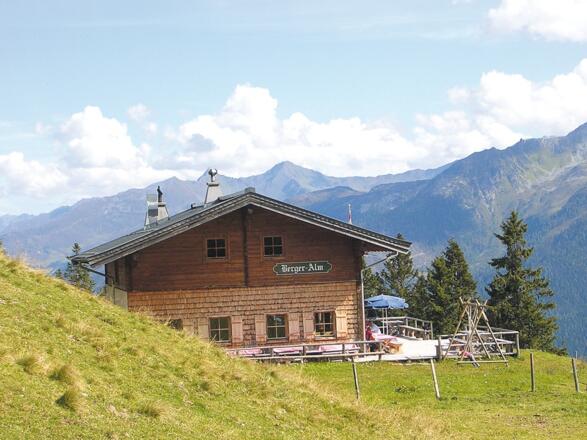 Einkehrmöglichkeit Panoramaweg: die Bergeralm