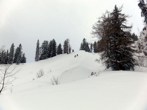Rippe am steilen Gipfelhang