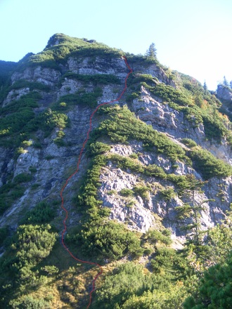 Steilfels in der Nordflanke der Fahsteigenschneid