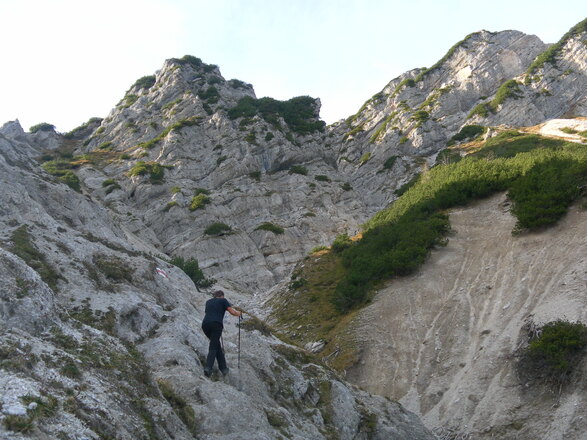 schrofige Felsrinne zur Scharte