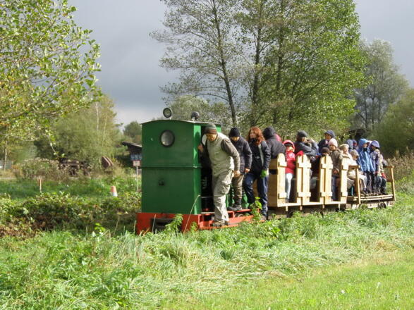 Feldbahnfahrt bei Regen