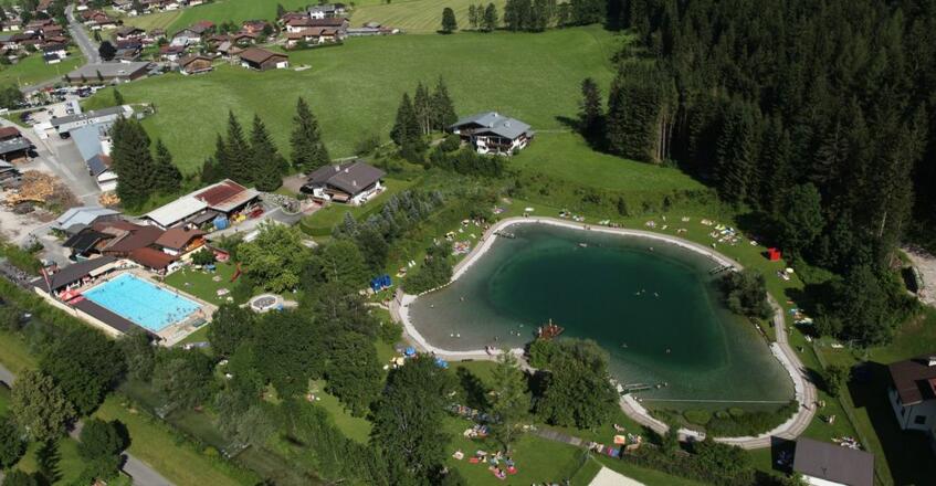 Badesee mit Schwimmbad Waidring
