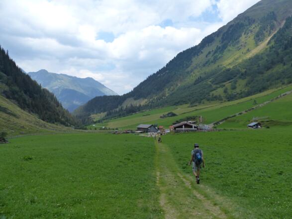 Die Bsuechalm liegt unmittelbar vor uns.