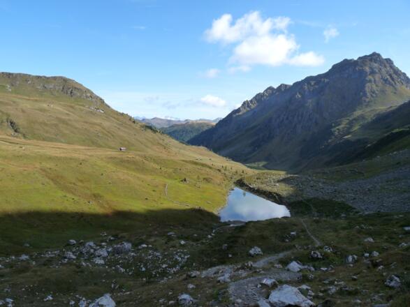 Blick zurück zum Oberen Stuckensee und die Stuckenwiesen.