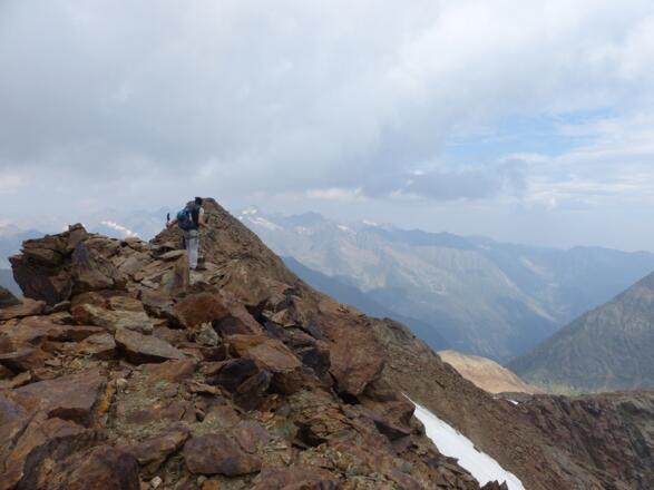 Zurück geht es am Aufstiegsweg.