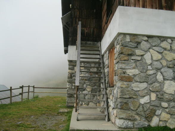 Malga Gampobon. Malga steht für &quot;Alm&quot; oder &quot;Schutzhütte&quot;