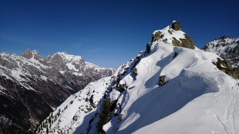 Wer zum Gipfel will, muss ohne Ski weiter (ausgesetzt!)