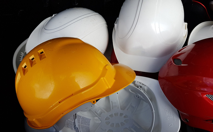In der Eishöhle im Untersberg herrscht Helmpflicht