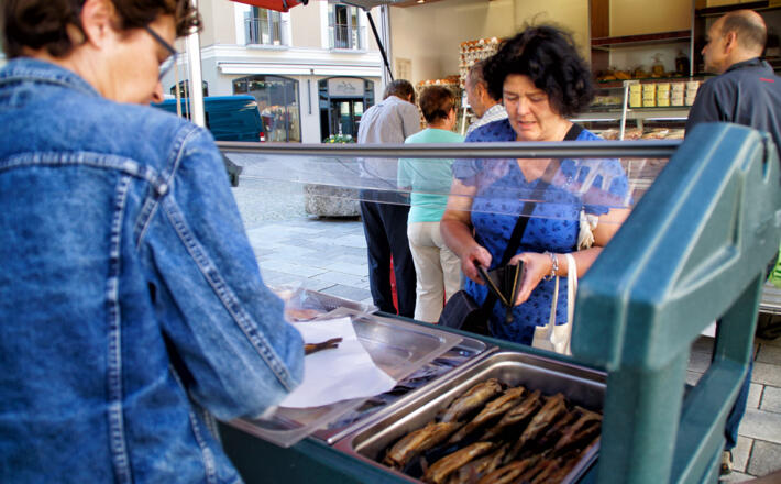 Frischer Fisch auf dem Berchtesgadener Wochenmarkt