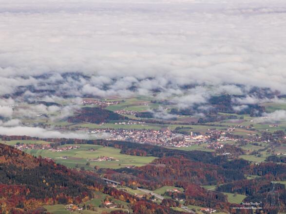 Über Teisendorf lichtet sich der Hochnebel.