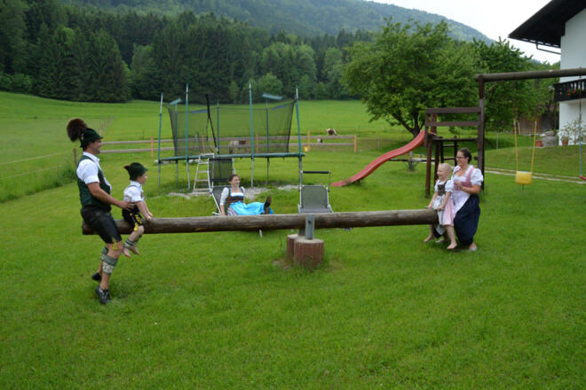 Wippe am Spielplatz des Cafes