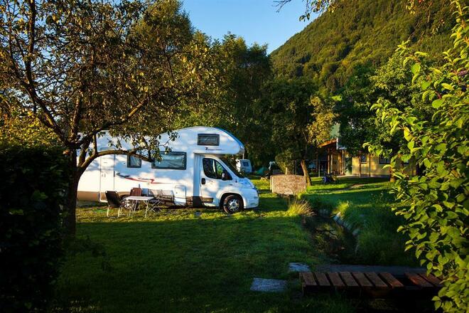 Campingplatz mit Wiese