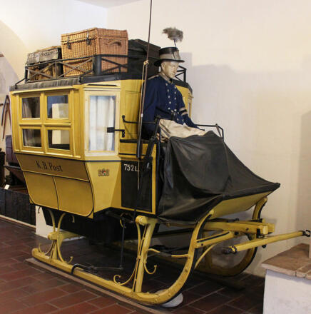 Alter Postschlitten im Museum Wasserburg.