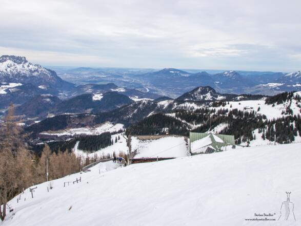 In der Ferne ist Salzburg zu erkennen.