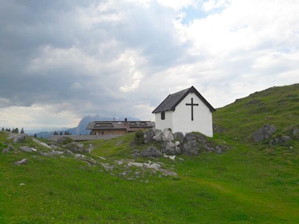 Almbauernkapelle über dem Straubinger Haus