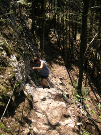 kurze Felsstufe zum hinabqueren